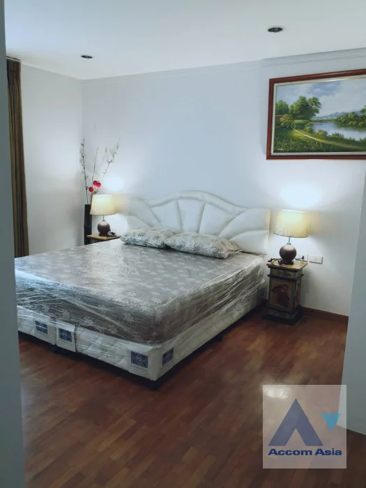 unit 2 Bedrooms  Condominium For Rent in Sukhumvit, Bangkok  near BTS Nana (AA15827)