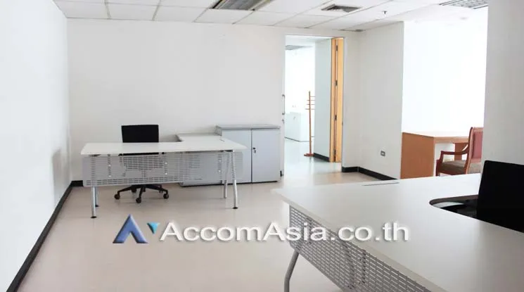 unit Office space For Rent in Ploenchit, Bangkok  near MRT Lumphini (AA15854)