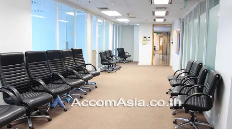 unit Office space For Rent in Ploenchit, Bangkok  near MRT Lumphini (AA15855)