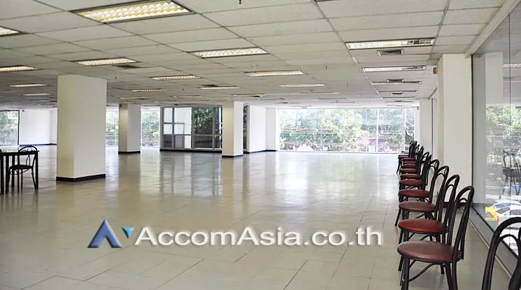 unit Office space For Rent in Ploenchit, Bangkok  near MRT Lumphini (AA15857)