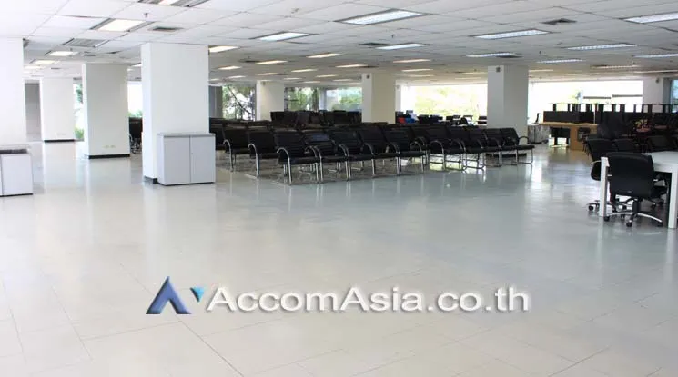 unit Office space For Rent in Ploenchit, Bangkok  near MRT Lumphini (AA15859)