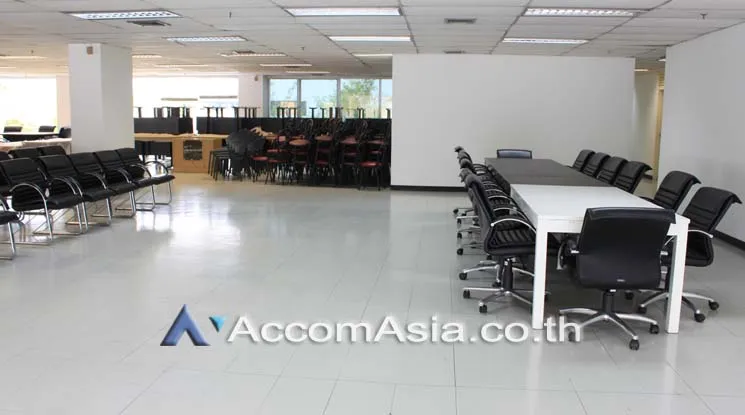 unit Office space For Rent in Ploenchit, Bangkok  near MRT Lumphini (AA15859)