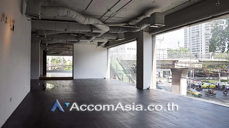 unit Office space For Rent in Ploenchit, Bangkok  near MRT Lumphini (AA15860)