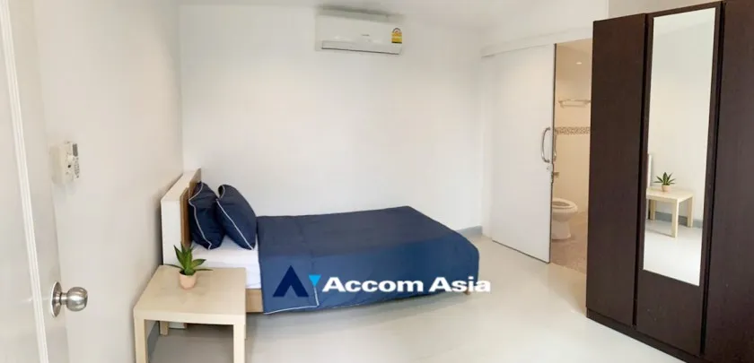 unitBig Balcony |  3 Bedrooms  Apartment For Rent & Sale in Sukhumvit, Bangkok  near MRT Phetchaburi - BTS Phrom Phong (AA15863)