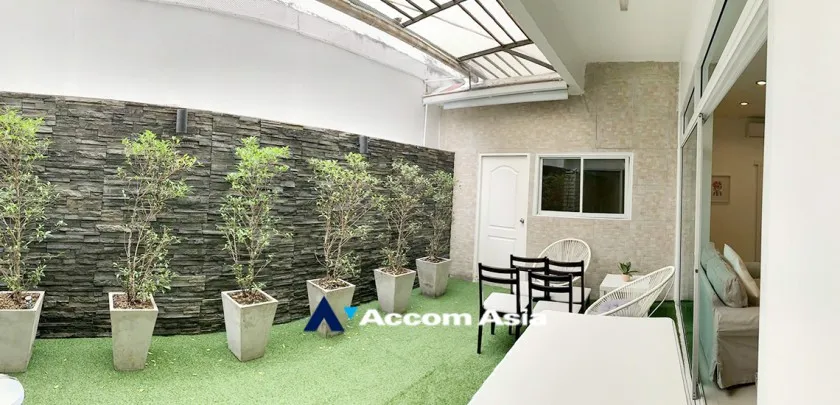 unitBig Balcony |  3 Bedrooms  Apartment For Rent & Sale in Sukhumvit, Bangkok  near MRT Phetchaburi - BTS Phrom Phong (AA15863)