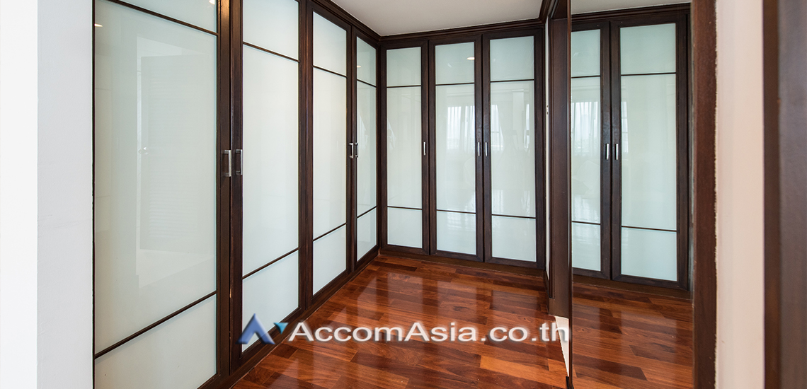12  3 br Apartment For Rent in Sukhumvit ,Bangkok MRT Sukhumvit - BTS Asok at Warm Family Atmosphere AA15909