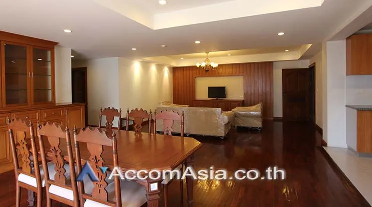 unitPet friendly |  3 Bedrooms  Apartment For Rent in Ploenchit, Bangkok  near BTS Ploenchit (AA15933)
