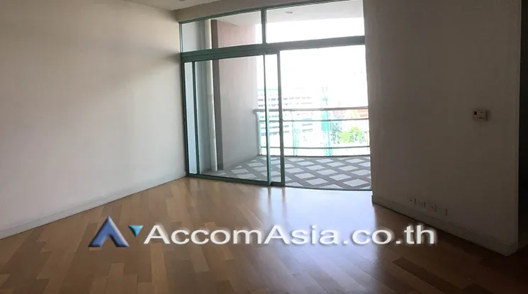 unit 2 Bedrooms  Condominium For Sale in Rama 3, Bangkok  near BTS Saphan Taksin (AA15986)