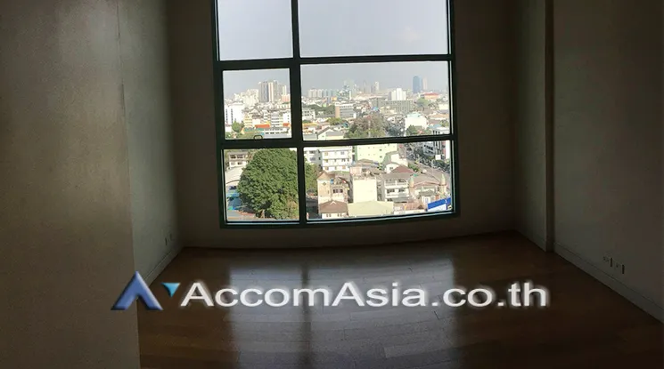 4  2 br Condominium For Sale in Rama 3 ,Bangkok BTS Saphan Taksin at Chatrium Riverside AA15986