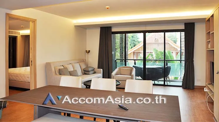 unit 3 Bedrooms  Apartment For Rent in Ploenchit, Bangkok  near BTS Ploenchit (AA16003)