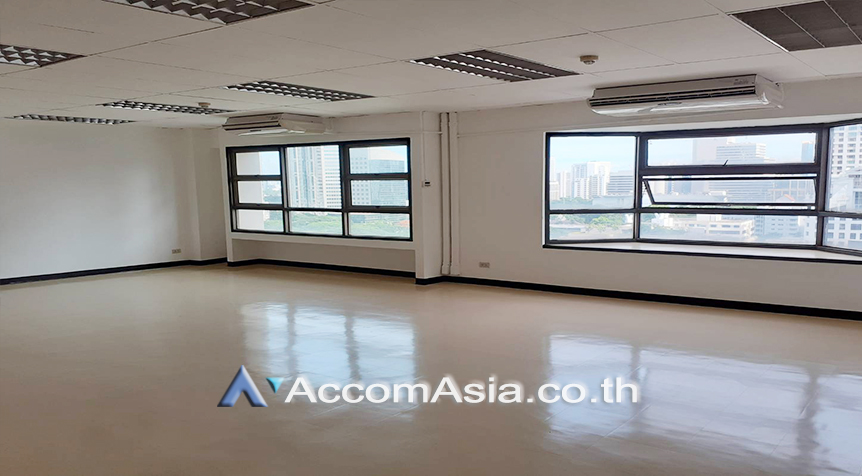  2  Office Space For Rent in Ploenchit ,Bangkok BTS Chitlom at Piya Place AA16019