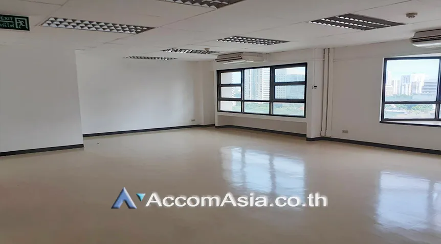 unit Office space For Rent in Ploenchit, Bangkok  near BTS Chitlom (AA16019)