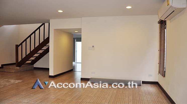  1  2 br House For Rent in Phaholyothin ,Bangkok BTS Ari AA16084