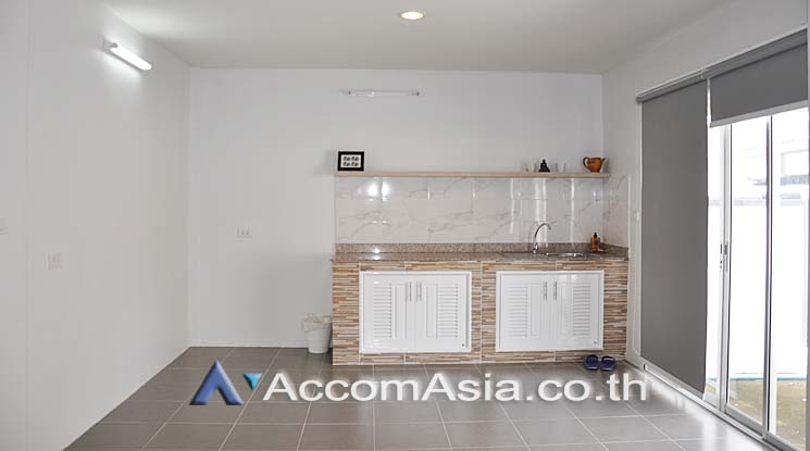 6  2 br House For Rent in Phaholyothin ,Bangkok BTS Ari AA16084
