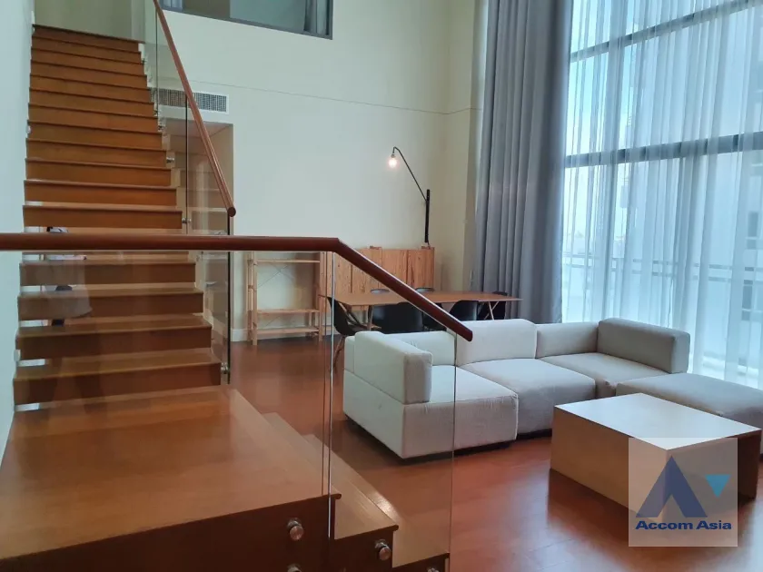unit 3 Bedrooms  Condominium For Rent in Sukhumvit, Bangkok  near BTS Phrom Phong (AA16130)