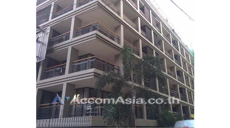 unit 3 Bedrooms  Apartment For Rent in Sukhumvit, Bangkok  near MRT Sukhumvit - BTS Asok (AA16195)