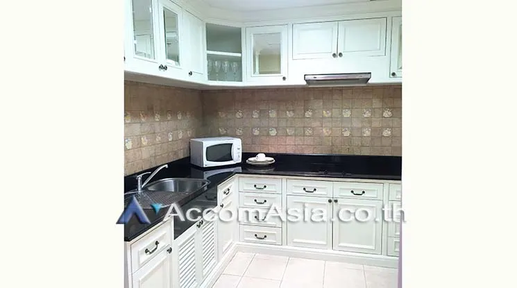 unit 1 Bedroom  Condominium For Rent in Ploenchit, Bangkok  near BTS Chitlom (AA16211)