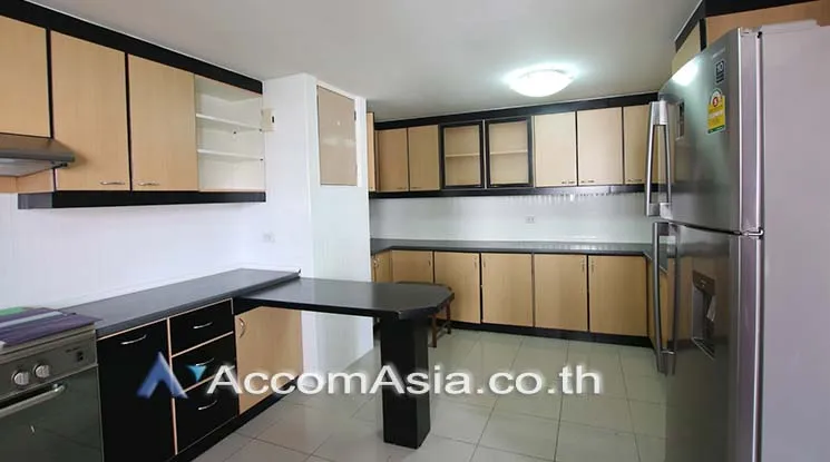 unit 3 Bedrooms  Apartment For Rent in Sukhumvit, Bangkok  near BTS Phrom Phong (AA16268)
