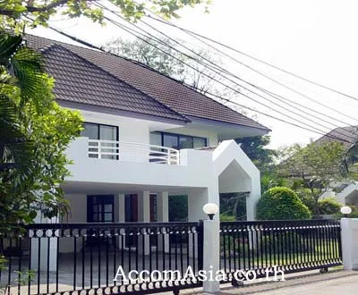 unit 3 Bedrooms  House For Rent in Sukhumvit, Bangkok  near BTS Thong Lo (9005101)