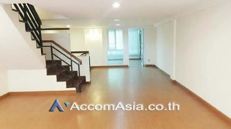 unit Shophouse For Sale in Rama 3, Bangkok  near BTS Saphan Taksin (AA16417)