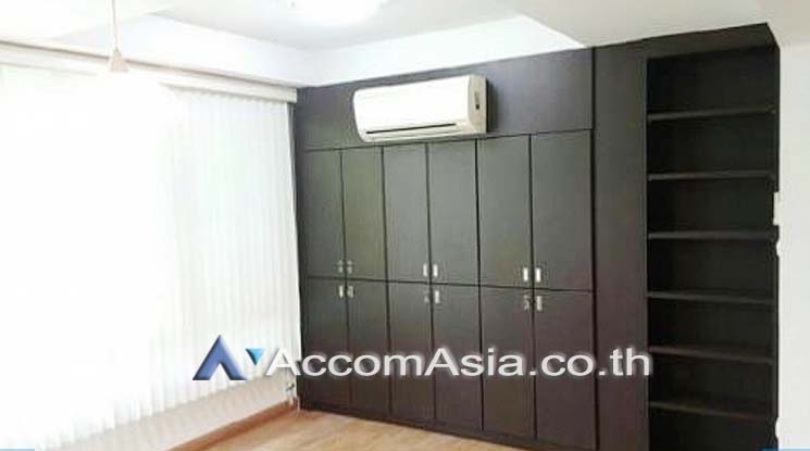 8  Shophouse For Sale in Rama 3 ,Bangkok BTS Saphan Taksin AA16417