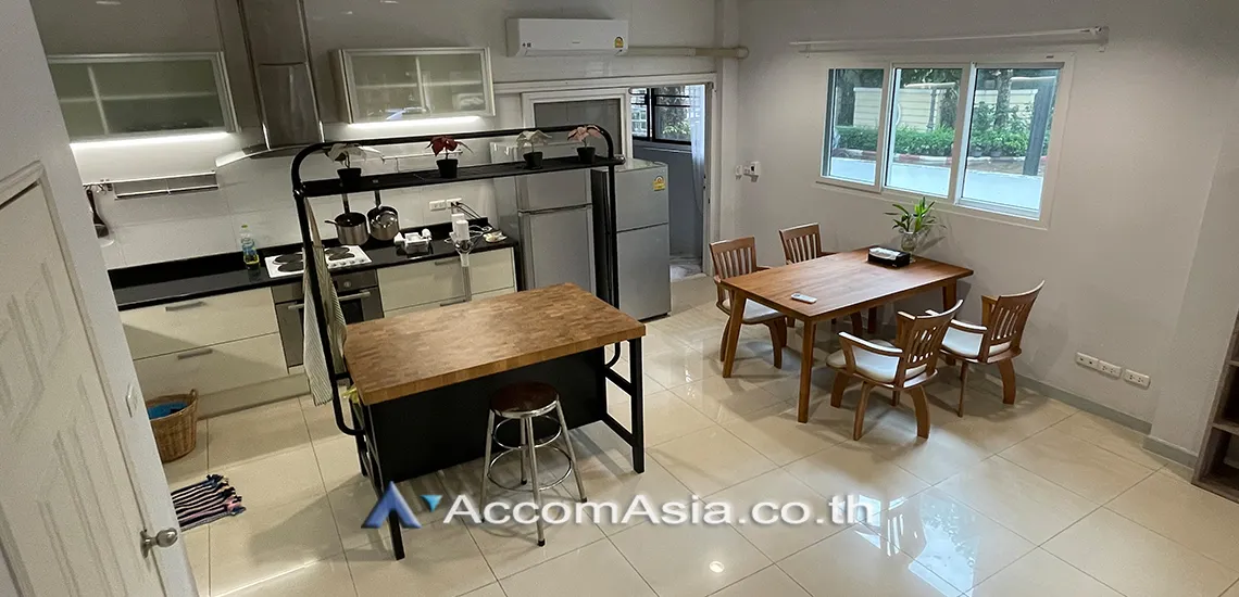 unit 3 Bedrooms  Townhouse For Rent & Sale in Sathorn, Bangkok  near BRT Wat Dan - BRT Wat Priwat (AA16438)