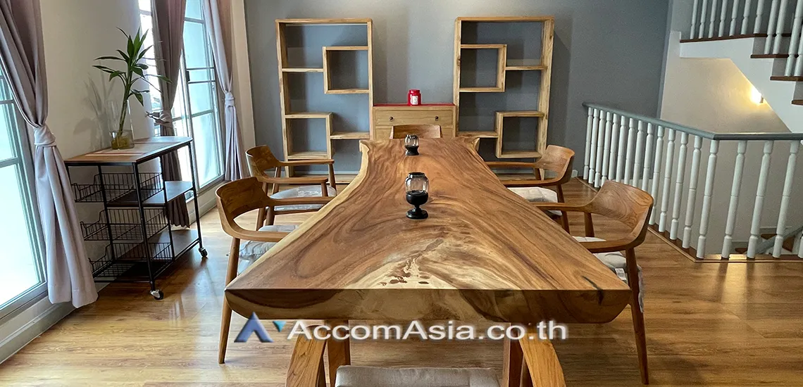 unit 3 Bedrooms  Townhouse For Rent & Sale in Sathorn, Bangkok  near BRT Wat Dan - BRT Wat Priwat (AA16438)