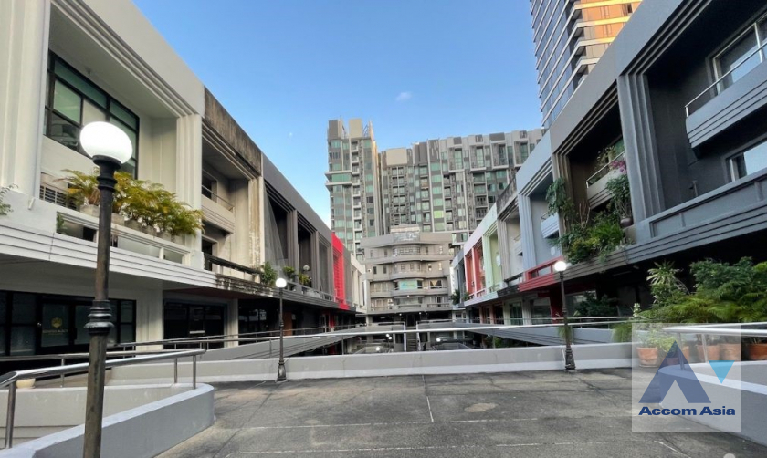  2  Townhouse for rent and sale in Sukhumvit ,Bangkok BTS Ekkamai at Park Avenue AA16443