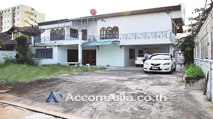 unitHome Office |  7 Bedrooms  House For Rent & Sale in Phaholyothin, Bangkok  near MRT Bang Sue (AA16510)