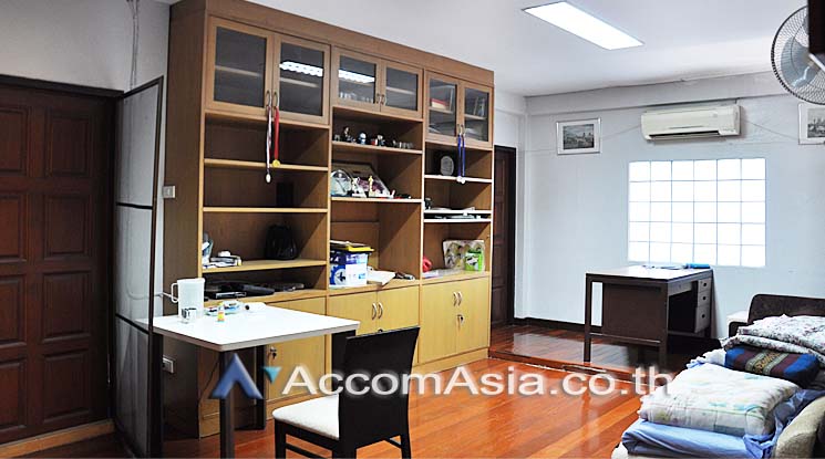 13  7 br House for rent and sale in Phaholyothin ,Bangkok MRT Bang Sue AA16510