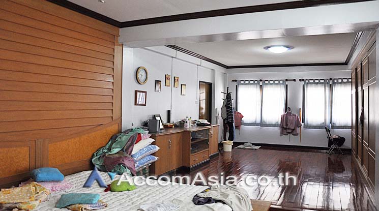 16  7 br House for rent and sale in Phaholyothin ,Bangkok MRT Bang Sue AA16510