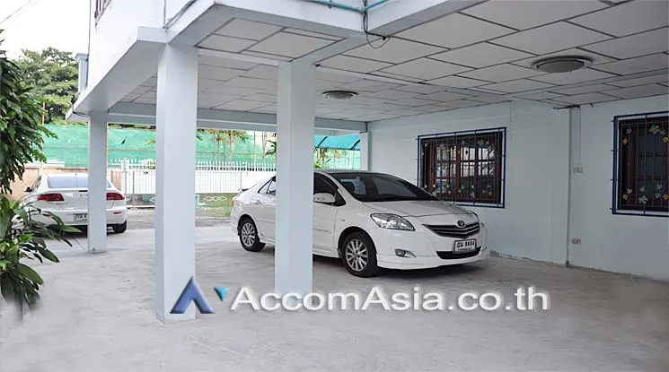 unitHome Office |  7 Bedrooms  House For Rent & Sale in Phaholyothin, Bangkok  near MRT Bang Sue (AA16510)
