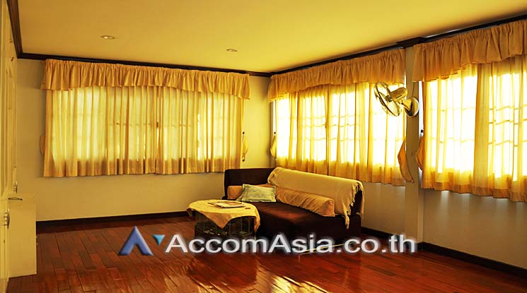 8  7 br House for rent and sale in Phaholyothin ,Bangkok MRT Bang Sue AA16510