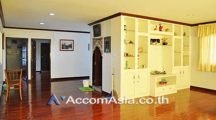 9  7 br House for rent and sale in Phaholyothin ,Bangkok MRT Bang Sue AA16510
