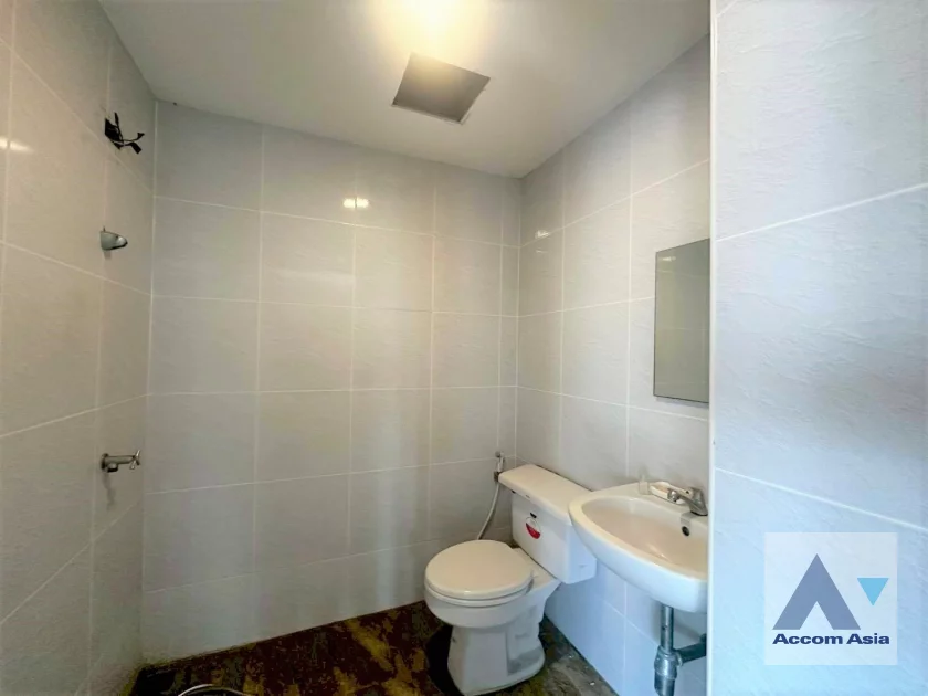 9  2 br Condominium For Sale in Sukhumvit ,Bangkok MRT Sukhumvit - BTS Asok at Ruamjai Heights AA16579
