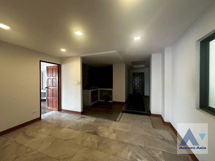 6  2 br Condominium For Sale in Sukhumvit ,Bangkok MRT Sukhumvit - BTS Asok at Ruamjai Heights AA16579