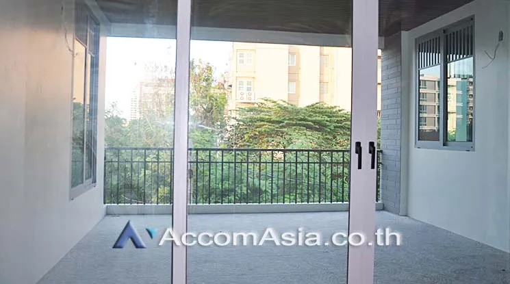 9  House For Rent in Sukhumvit ,Bangkok BTS Thong Lo AA16647