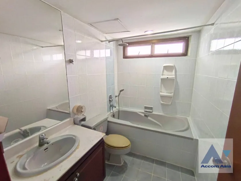 23  3 br Condominium For Rent in Sukhumvit ,Bangkok BTS Asok at Windsor Tower AA16738