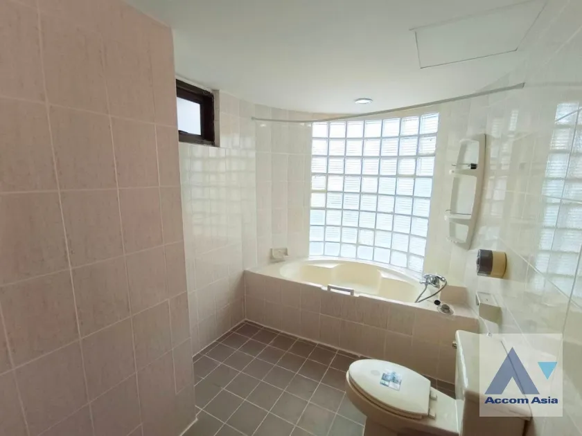 18  3 br Condominium For Rent in Sukhumvit ,Bangkok BTS Asok at Windsor Tower AA16738