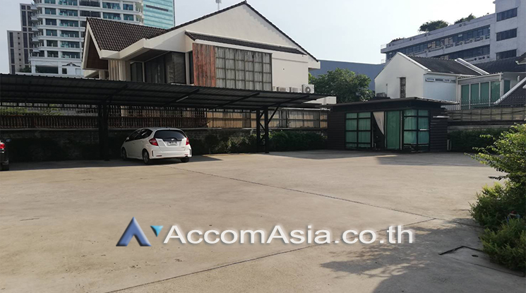  1  House For Rent in Sukhumvit ,Bangkok BTS Phrom Phong AA16763