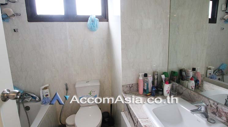 8  1 br Condominium For Sale in Sukhumvit ,Bangkok BTS Ekkamai at Modern Town AA16795