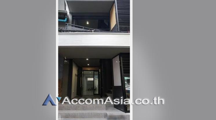 2  Shophouse for rent and sale in Sukhumvit ,Bangkok BTS Phrom Phong AA16811
