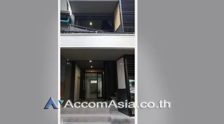 unit Shophouse For Rent & Sale in Sukhumvit, Bangkok  near BTS Phrom Phong (AA16811)