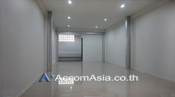  1  Shophouse for rent and sale in Sukhumvit ,Bangkok BTS Phrom Phong AA16811