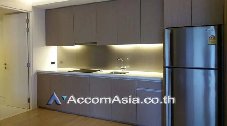 unit 1 Bedroom  Condominium For Sale in Sukhumvit, Bangkok  near BTS Ekkamai (AA16831)