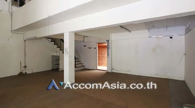 unit Shophouse For Rent in Sukhumvit, Bangkok  near BTS Ekkamai (AA16853)