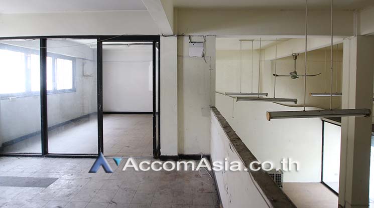 5  Shophouse For Rent in Sukhumvit ,Bangkok BTS Ekkamai AA16853
