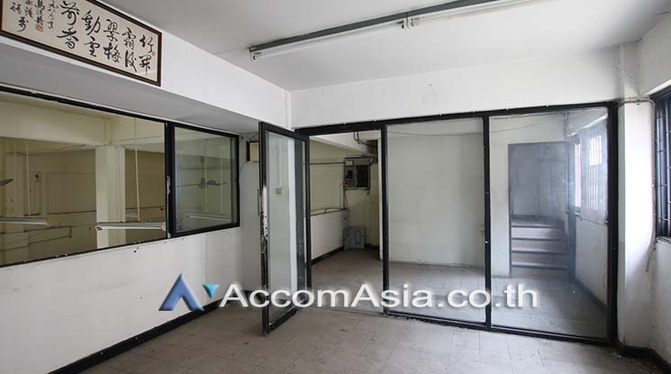 7  Shophouse For Rent in Sukhumvit ,Bangkok BTS Ekkamai AA16853