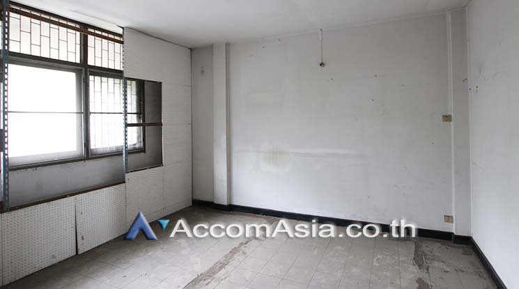 8  Shophouse For Rent in Sukhumvit ,Bangkok BTS Ekkamai AA16853