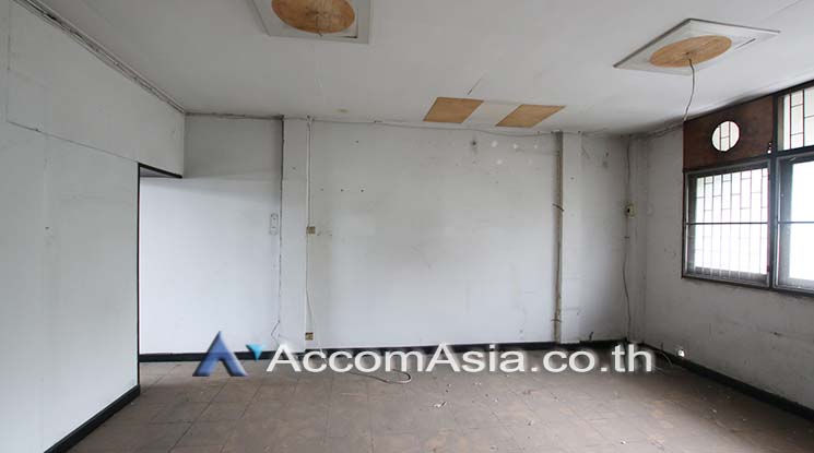 9  Shophouse For Rent in Sukhumvit ,Bangkok BTS Ekkamai AA16853